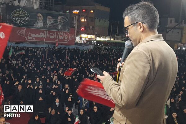 طنین نوای دل‌نشین «زمزمه‌های زهرایی» در میدان امام خامنه‌ای