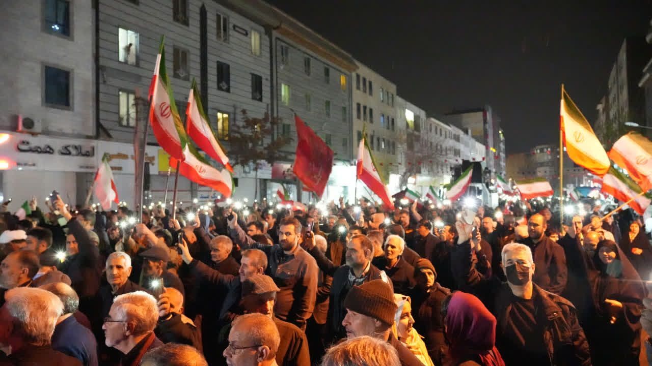 بیست و چهارمین شب خروش مردم کمال‌شهر در سوگ شهادت امام خامنه‌ای و اعلام بیعت با رهبری
