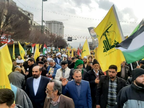 مراسم تشییع نمادین پیکر شهدای مقاومت در مشهد