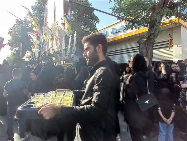 اجتماع عظیم عاشقان حسینی در مراسم خیمه سوزان
