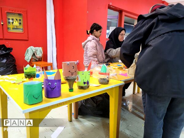 برگزاری جشنواره ضیافت نور توسط کهکشان کودکی درفرهنگسرای کودک و آینده 