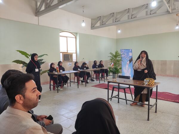 برگزاری باشکوه انتخابات شورای دانش‌آموزی در هنرستان زهرای مرضیه بندرعباس