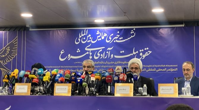 آزادی و حقوق ملت در اندیشه رهبری مبنای نظری و اجرایی دارد