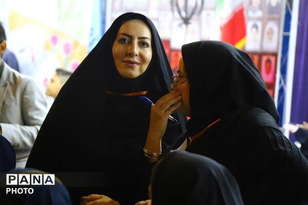 موکب آموزش و پرورش در تجمع مردمی پژوهشسرای دانش آموزی شد