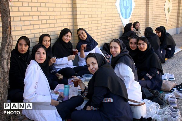 صبحانه سلامت در هنرستان شهید سادلجی؛ گامی برای تقویت بدن و ذهن هنرجویان