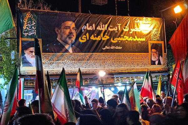 یادبود شهدای دانش‌آموز در کرمانشاه