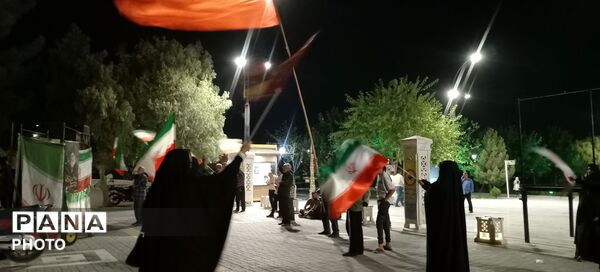ایستادگی مردم تا پای جان در مشهد