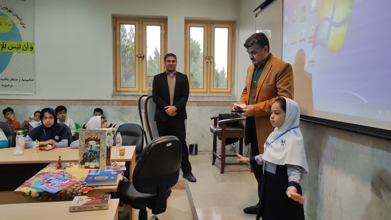 برگزاری کلاس شاهنامه خوانی در دانشگاه پیام نور شهرستان شیروان