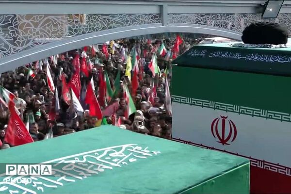 اشک‌ها و بغض‌های میلیونی در مسیر تشییع پیکر مطهر رهبر شهید