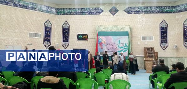 تقدیر از دانش‌آموزان برگزیده ناحیه چهار قم در جشنواره «فردا»