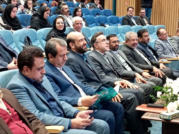 آیین تجلیل از واحدهای نمونه استاندارد و سفیران دانش‌آموزی استاندارد