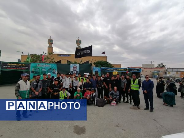 جلوه‌های از عاشقی زائرین و خادمیاران در موکب حضرت فاطمه زهرا (س) 