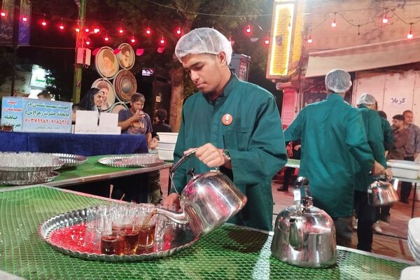 فعالیت چایخانه حضرت زهرا(س)در مسجد جامع نیشابور 