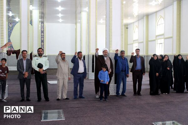 زنگ سپاس از معلم در حاجی‌آباد نواخته شد