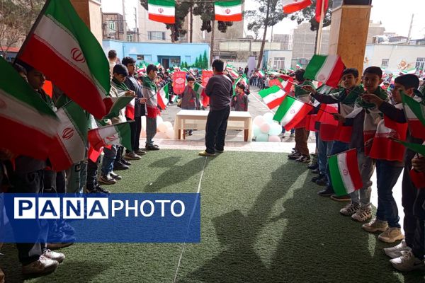 جشن پیروزی انقلاب اسلامی در مدارس رباط‌کریم