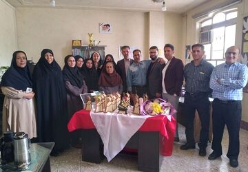 جشن تجلیل از معلمان صبوری که نسل آینده ایران را تربیت می‌کنند