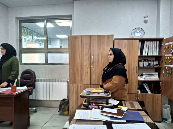 بازدید رئیس آموزش‌ و پرورش ناحیه ۲ از دبیرستان رحمت آیین یک