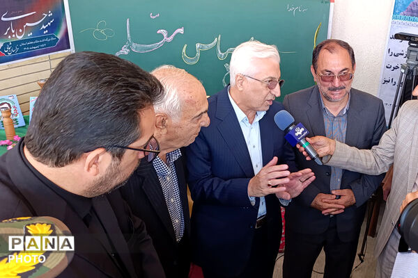 آیین زنگ سپاس معلم در هنرستان نور هل اتی حصار گرمخان