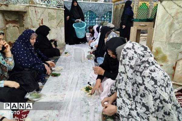 آیین افطاری ماه مبارک رمضان در امامزاده عمادالدین رباط‌کریم