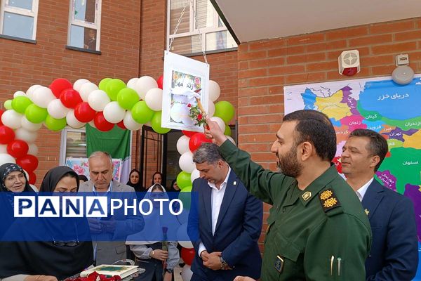 طلوع علم در مدرسه روشنگر با نغمه زنگ مهر