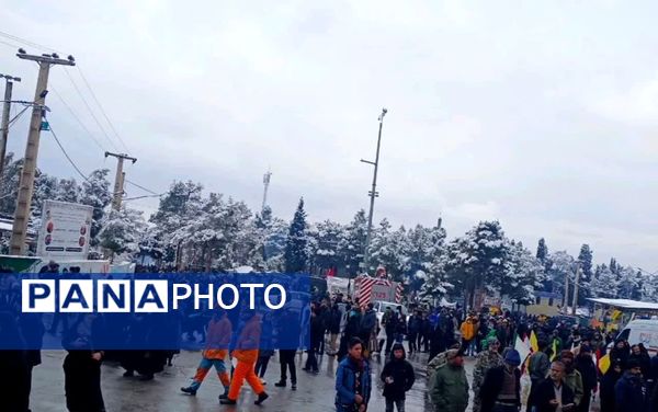 روز برفی گلزار شهدای کرمان 