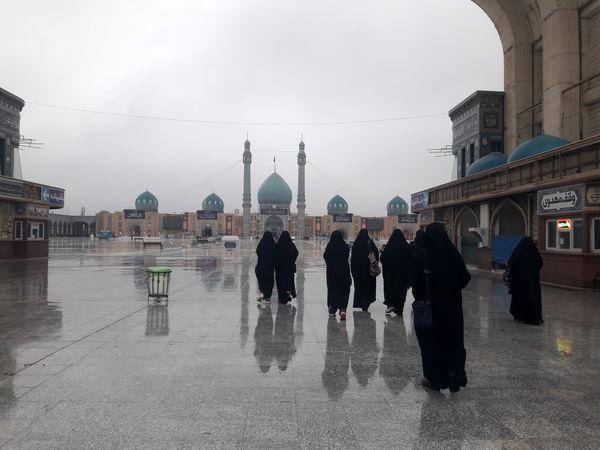 اعزام دانش‌آموزان شهرستان دره شهر به اردوی زیارتی قم