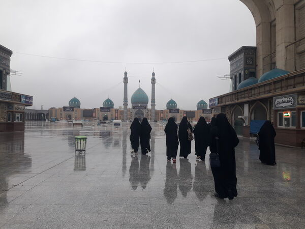 اعزام دانش‌آموزان شهرستان دره شهر به اردوی زیارتی قم