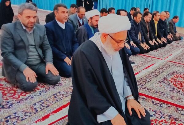 گردهمایی بزرگ دانش‌آموزان دختر مدارس غیر دولتی در همایش یاوران مقاومت یاوران نماز