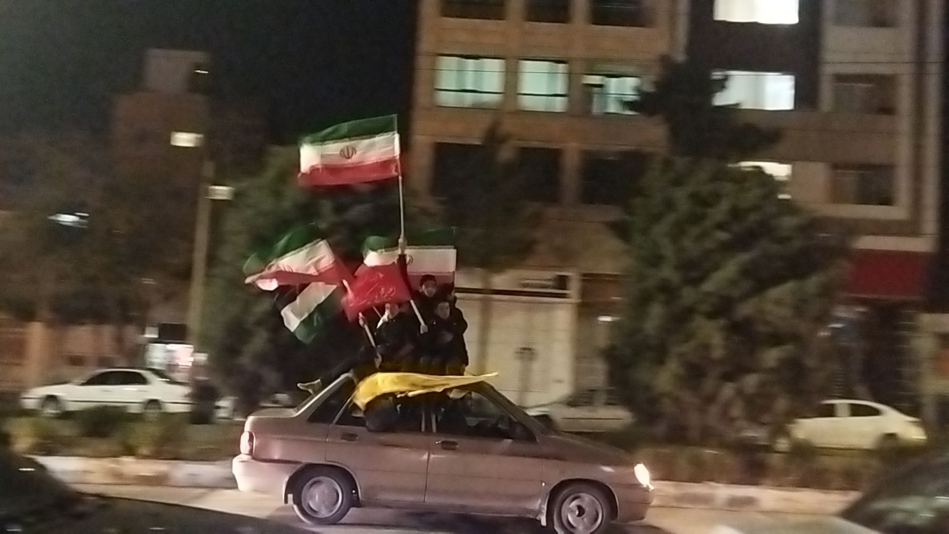 بلوار فضل میزبان پرچم های ایران شد 