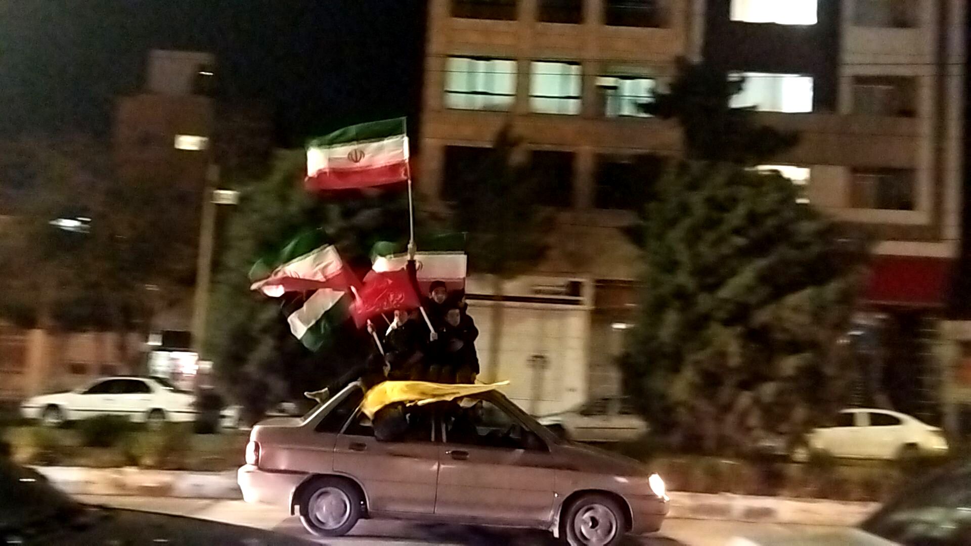 بلوار فضل میزبان پرچم های ایران شد 