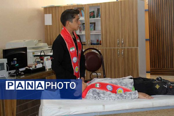 بازدید مدیر سازمان دانش‌آموزی استان و همکاران ستادی از مدارس تشکیلاتی زرند 