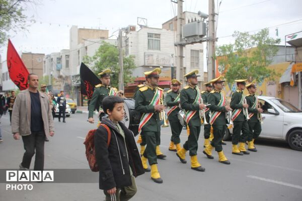تشییع پیکر آخرین بازمانده شهدای خانواده دهقان در قم