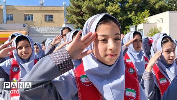 جشن عاطفه‌ها در مدرسه شهید فاطمه کفاش
