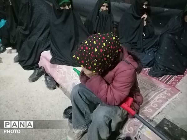 حضور خودجوش  مردم شهر بار در سومین شب ماه محرم  در حسینیه شهدای شهر بار 
