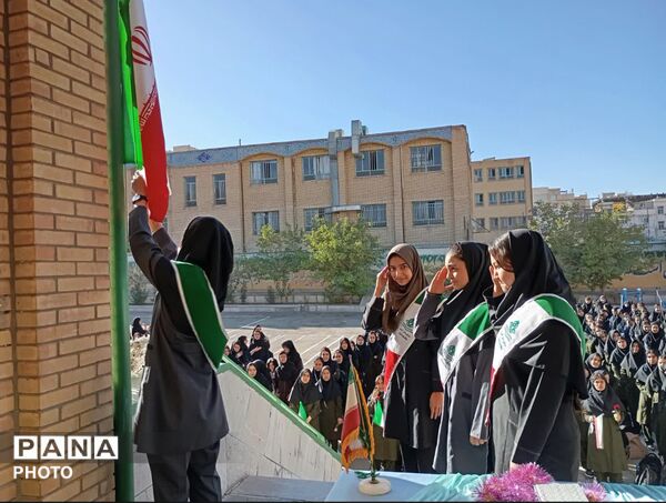 اول مهر در دبیرستان لقمان حکیم؛ آغاز سال تحصیلی با شور و نشاط