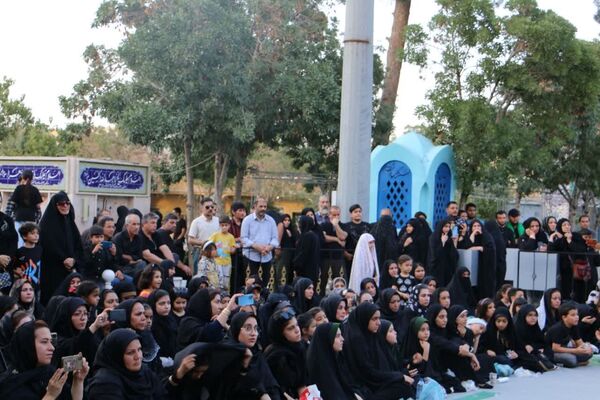 اجرای تئاتر گروه هنری موعود در آستان مقدس امامزاده بی‌بی‌سکینه صفادشت