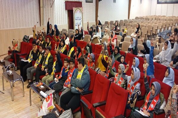 کلاس آموزشی خبرنگاری در کانون مهر تابان نیشابور