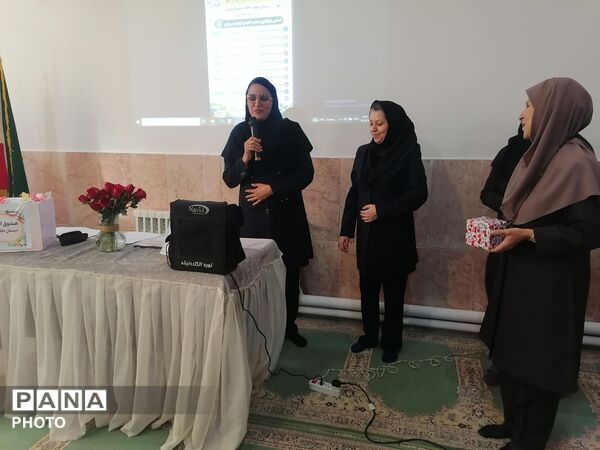 انتخابات انجمن اولیاء و مربیان در دبستان حافظه سلیمانشاهی