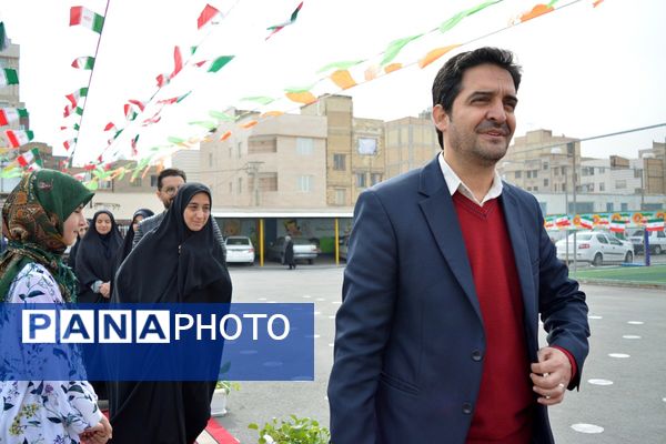 افتتاحیه طرح  «ایرانمون» در مدرسه شهدای گمنام بهارستان‌دو