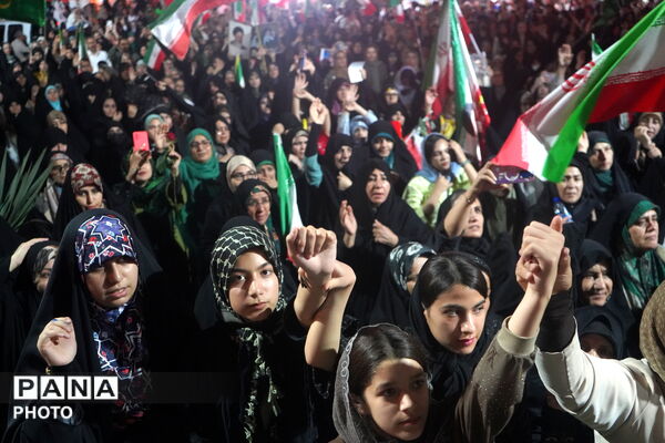 نود و پنجمین شب اجتماع مردمی در آستانه عید غدیر با شور ولایت