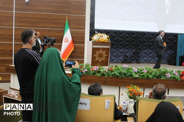 مراسم بزرگداشت مقام معلم در پردیس