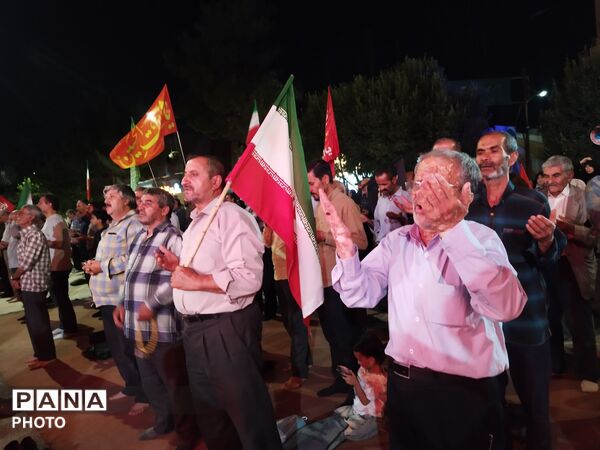 اجتماعات شبانه در شب چهلم رهبر شهید 