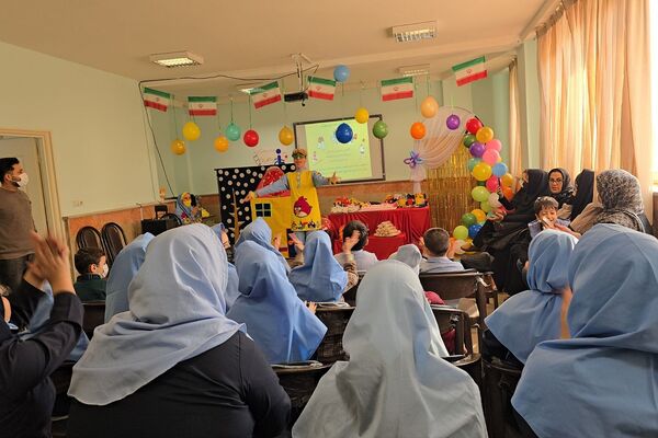 گرامیداشت روز جهانی معلولین در مدرسه استثنایی دخترانه شهدای تقی زاده ۳ کهریزک 