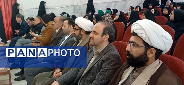 حضور دانش‌آموزان دختر شهرستان کوهپایه در چهل و سومین دوره مسابقات قرآن، عترت و نماز در مرحله قطب شرق اصفهان 