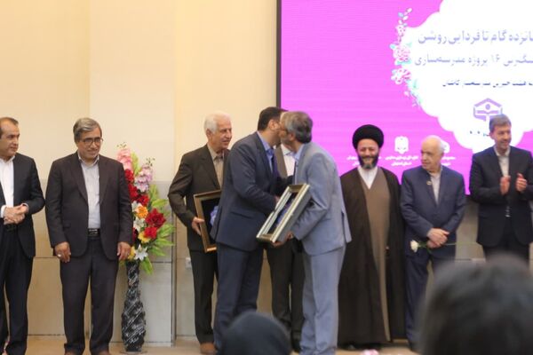 آیین کلنگ‌زنی ۱۶ مدرسه خیرساز در کاشان؛ مشارکت مردمی، حمایت دولتی
