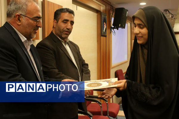 تقدیر از دانش‌آموزخبرنگاران برگزیده رویداد «فرزندان انقلاب» در قم