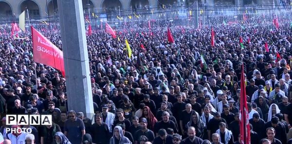  مراسم وداع با رهبر انقلاب در مصلی امام خمینی 