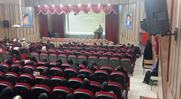  تقدیر از فعالان امور تربیتی به‌مناسبت هفته امور تربیتی در ناحیه 2کرج 