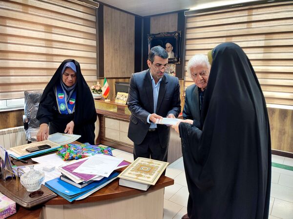 تقدیر از دانش آموز خبرنگاران پانا در قائمشهر