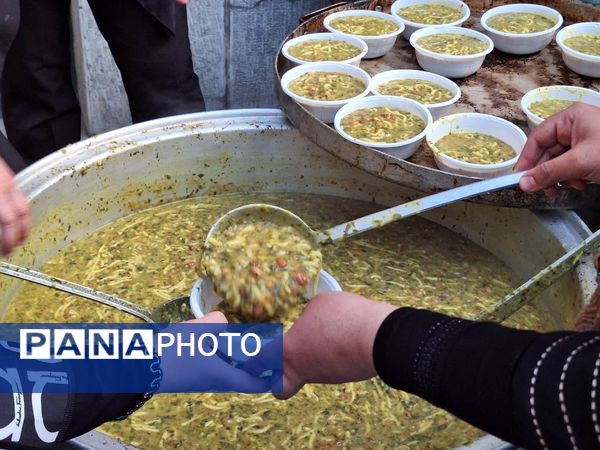 همدلی و معنویت در مراسم افطاری مدرسه حسین‌علی بابایی تهران